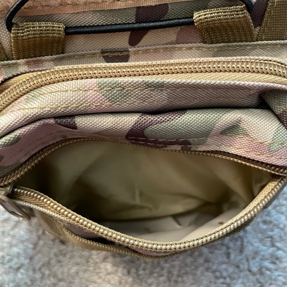 Camo shoulder bag - Picture 9 of 11